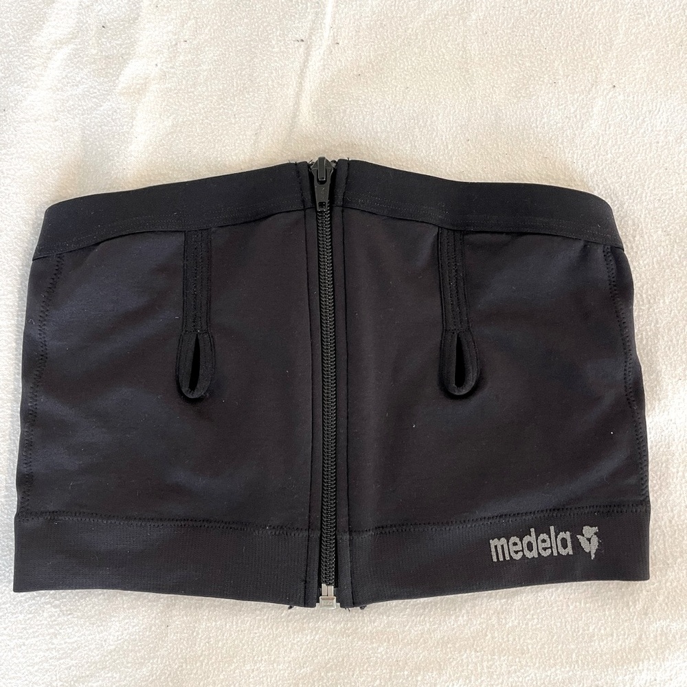NWOT Medela pumping bustier size M